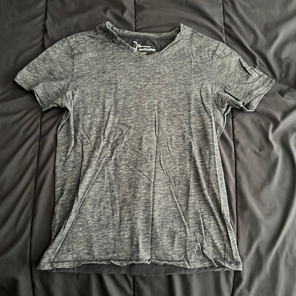 RARE Marc Anthony v neck t-shirt